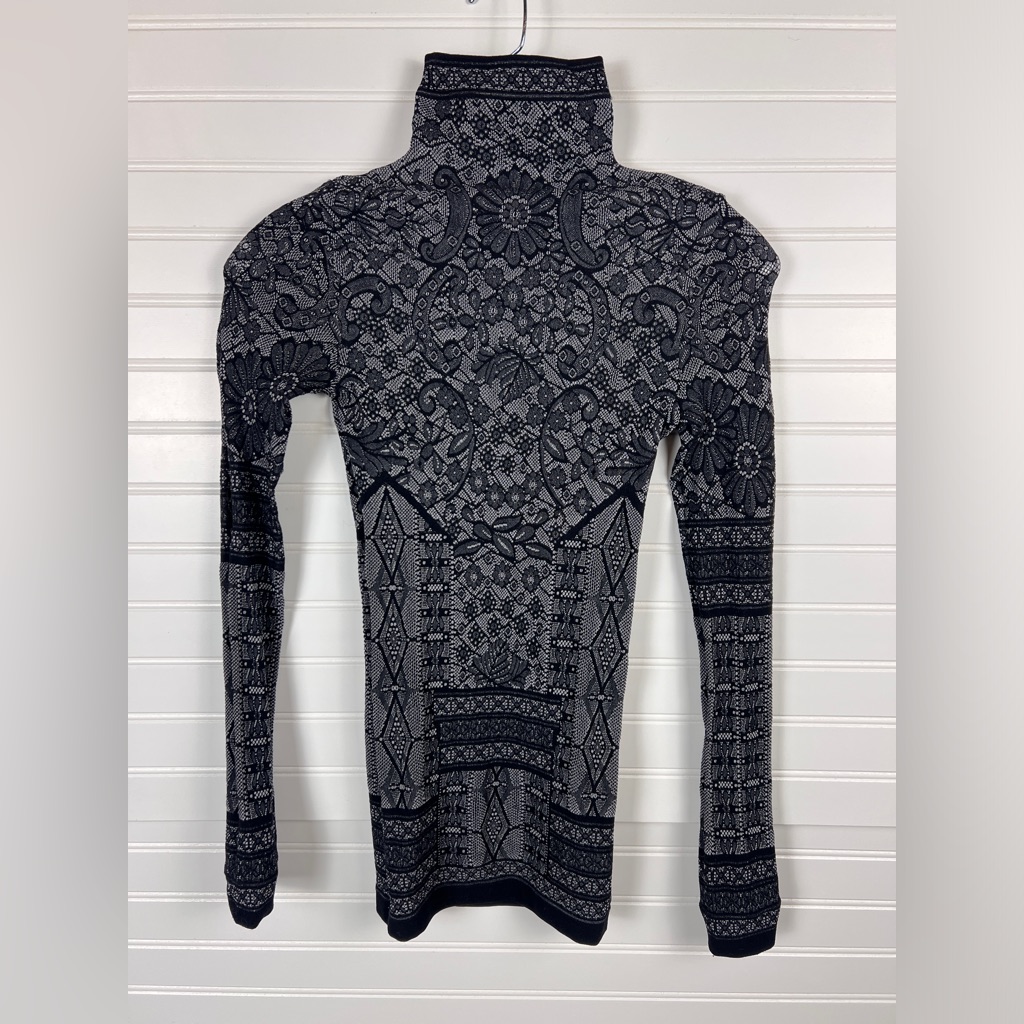 High-Everyday Couture Black And Gray Patterned Turtleneck Sweater